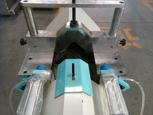 China V sah Nut-Ausschnitt Upvc-Fenster, Luftdruck der Maschinen-0.5-0.8MPa zu machen fournisseur