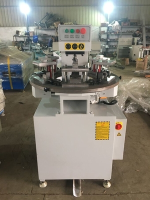Mulit-Stations-hydraulische Stanzmaschine für Aluminiumfenster und Tür fournisseur